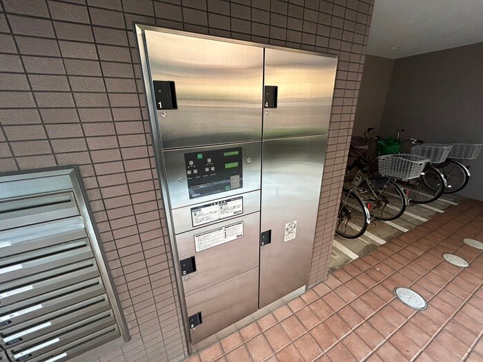 レジデンス八楽の物件外観写真