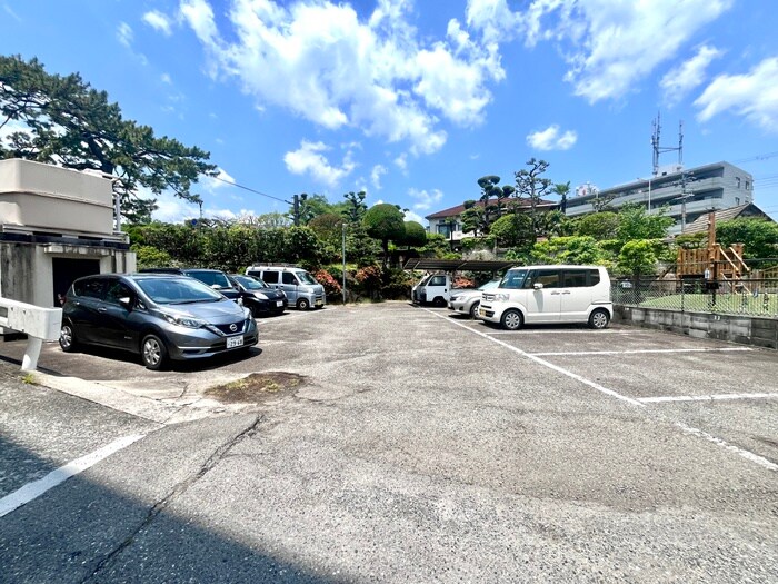 白井マンションの物件外観写真