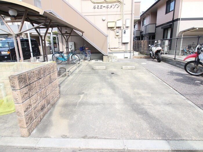 ルミエ－ルメゾンの物件外観写真
