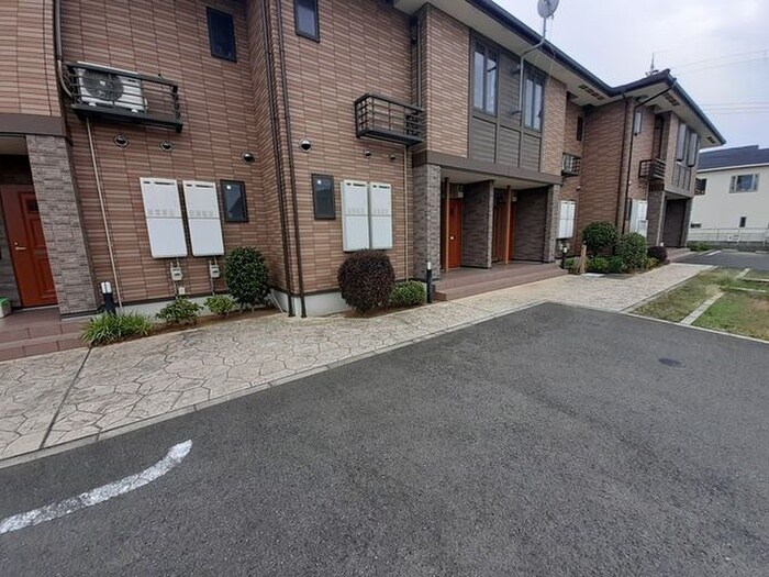 ジョリ－パ－トナ－の物件外観写真