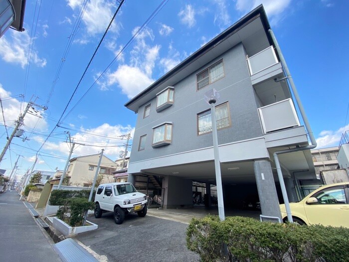 ラ・ミレ－ネの物件外観写真