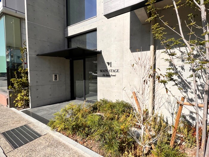 MAIN STAGE The Base Frontの物件外観写真