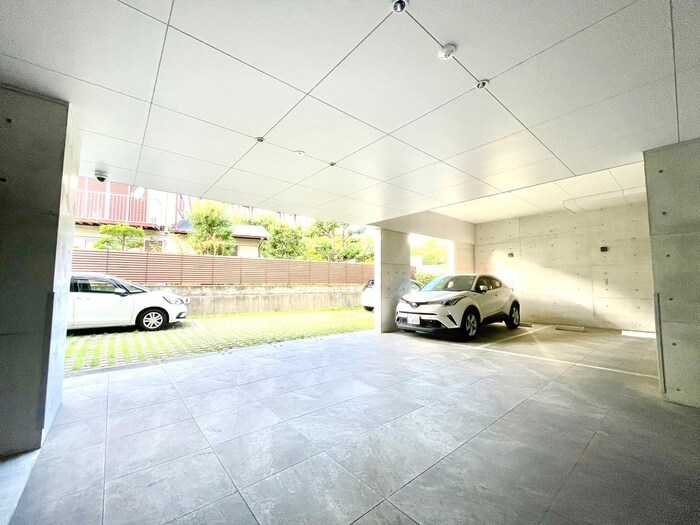 MAIN STAGE The Base Frontの物件外観写真