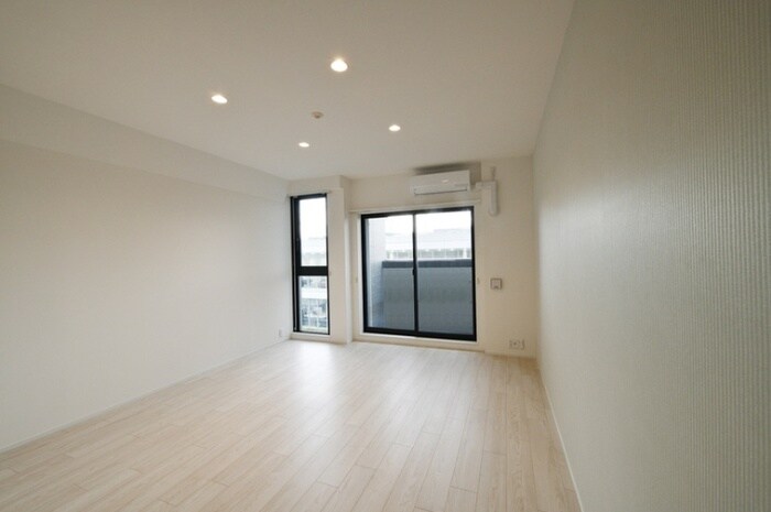 MAIN STAGE The Base Frontの物件内観写真