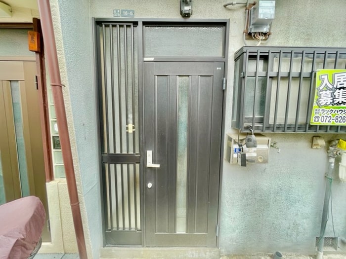 寝屋川市堀溝3丁目貸家の物件外観写真