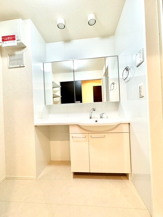 メゾンジュネスの物件内観写真