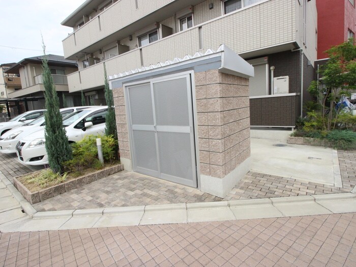 メゾンジュネスの物件外観写真