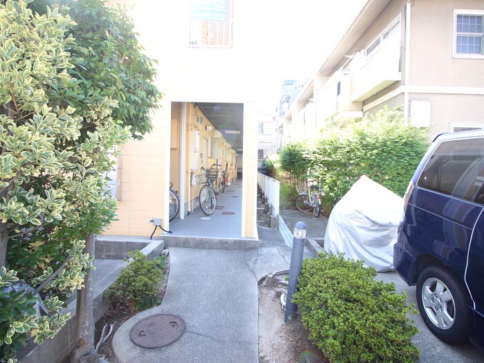 タウニーイサカＢ棟の物件外観写真