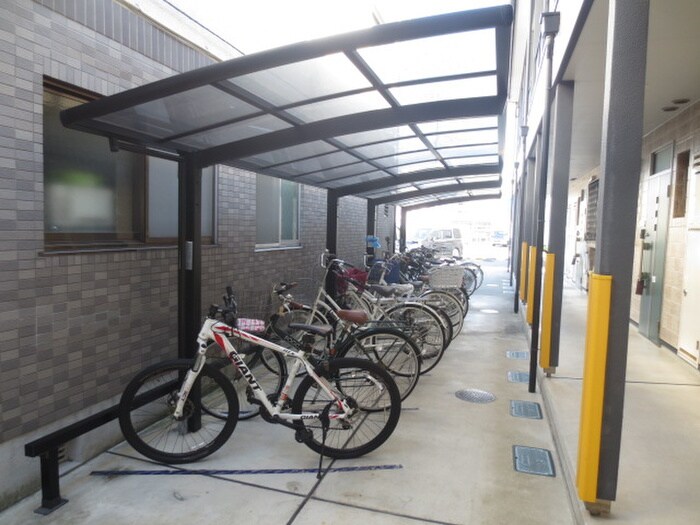 白芳荘２８号館の物件外観写真