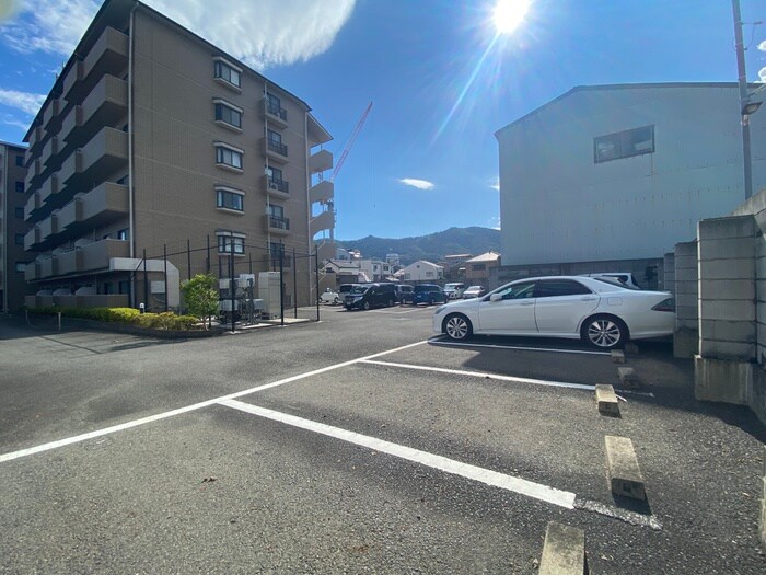 ウエストウイング嵯峨の物件外観写真