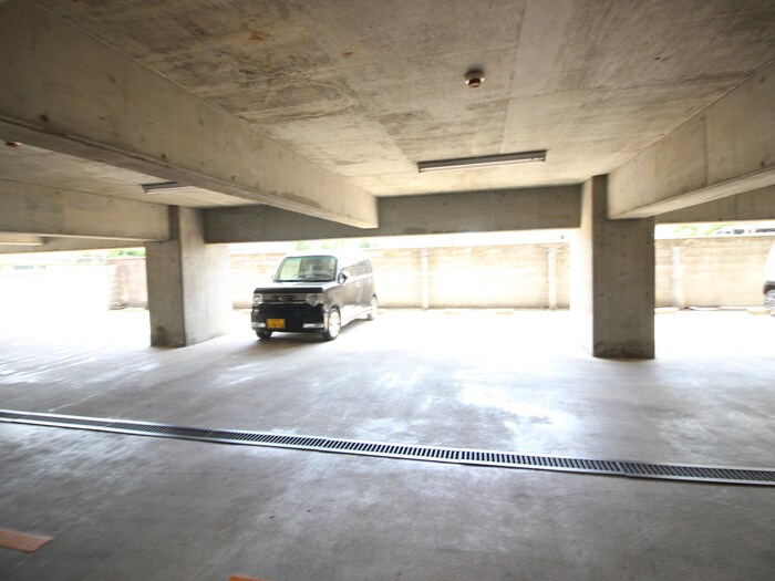 カルム緑地の物件外観写真