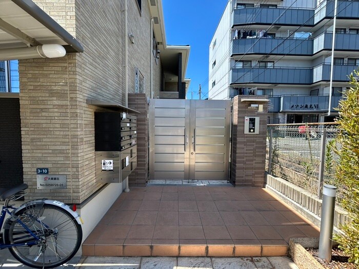 アルバ八尾の物件外観写真