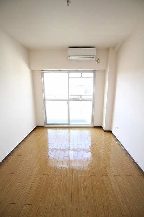 ハウゼ公園前の物件内観写真