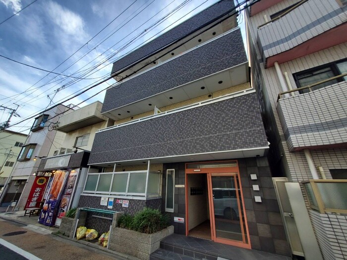 トラスト伏見の物件外観写真