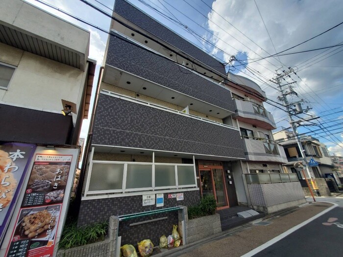 トラスト伏見の物件外観写真