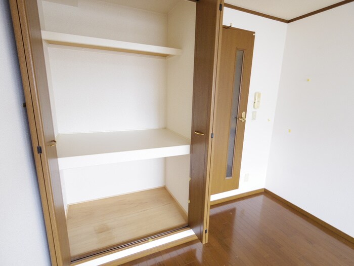 トラスト伏見の物件内観写真