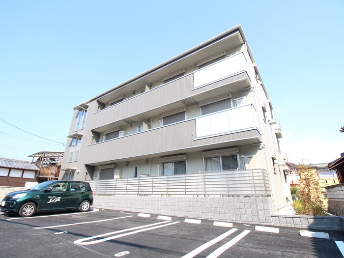 セレナ ７１０の物件外観写真