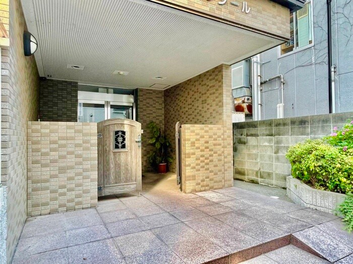 メゾン・プレジ－ルの物件外観写真