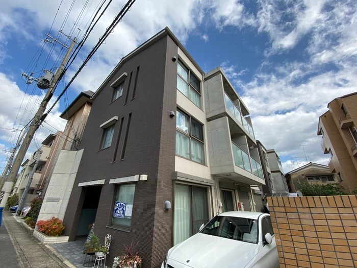 ウイングハウスの物件外観写真