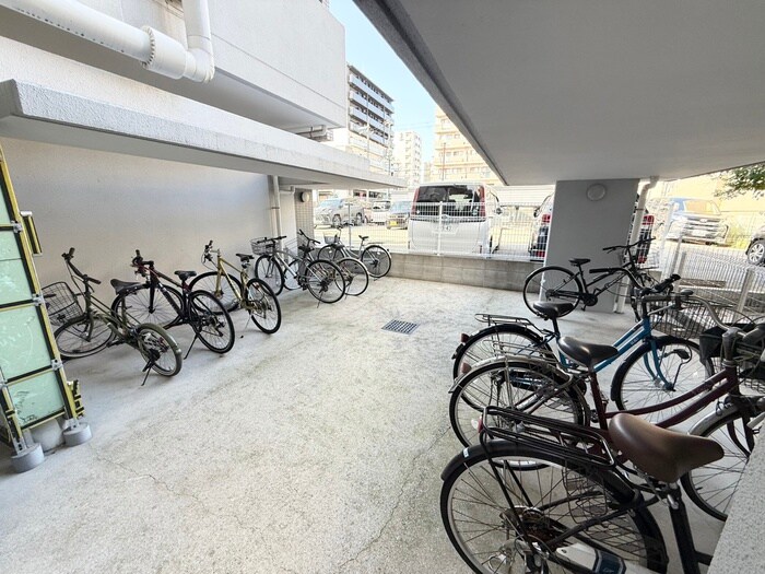 ビスタ江坂東の物件外観写真