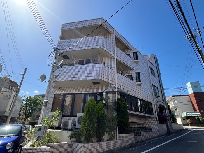 イソダマンションの物件外観写真