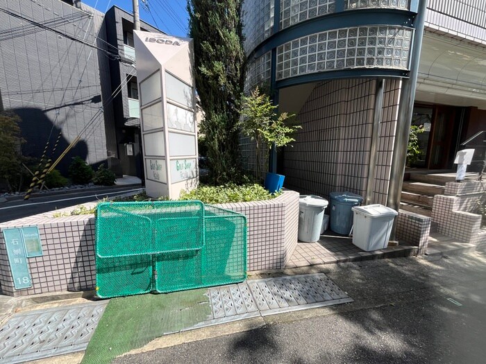 イソダマンションの物件外観写真