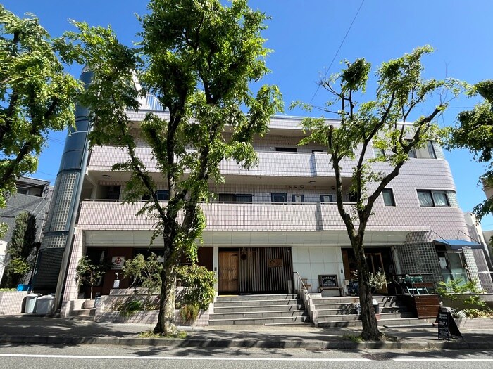 イソダマンションの物件外観写真