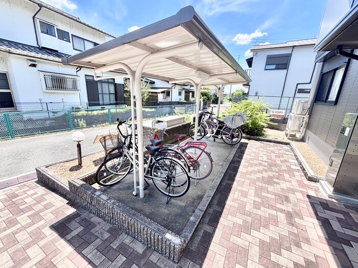 ヴェルドミ－ル出口の物件外観写真