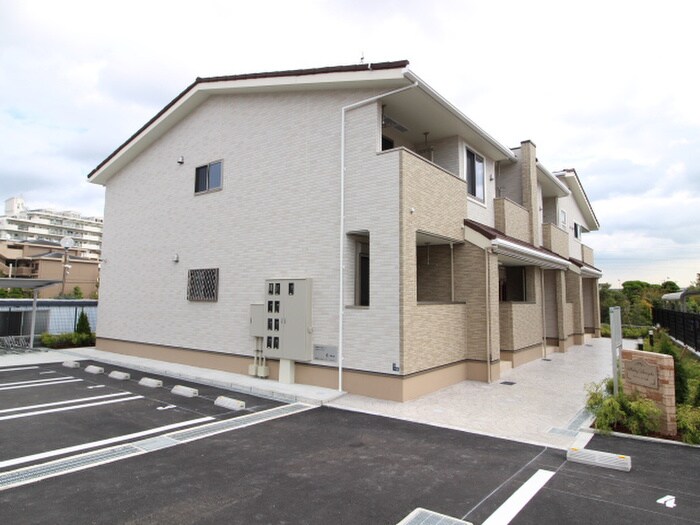 アルバーミィ宝塚の物件外観写真