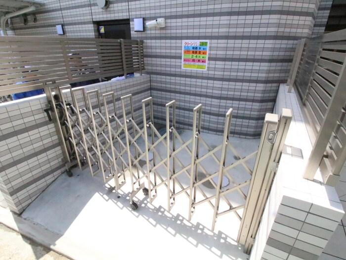 ﾌｧｰｽﾄﾌｨｵｰﾚ三宮ｲｰｽﾄⅡ(102)の物件外観写真