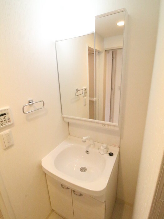 ﾌｧｰｽﾄﾌｨｵｰﾚ三宮ｲｰｽﾄⅡ(102)の物件内観写真