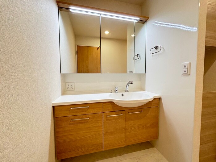 ソレイユ嵯峨野の物件内観写真