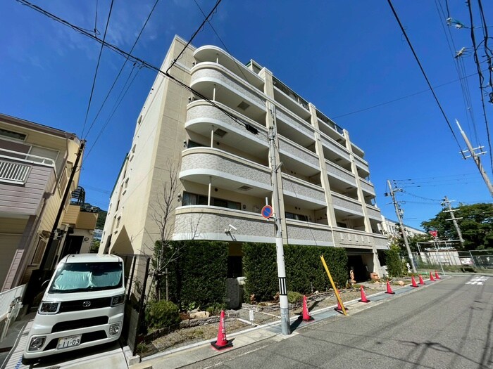 ブルーミンメドー本山の物件外観写真