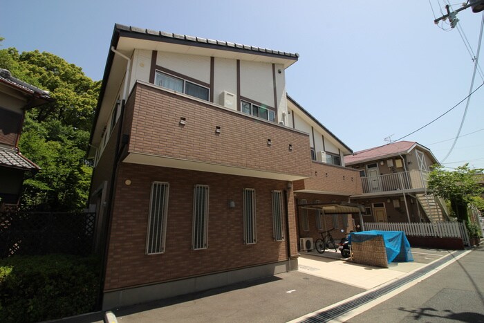 ファインローズの物件外観写真