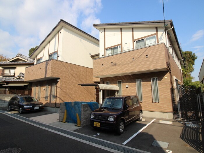 ファインローズの物件外観写真