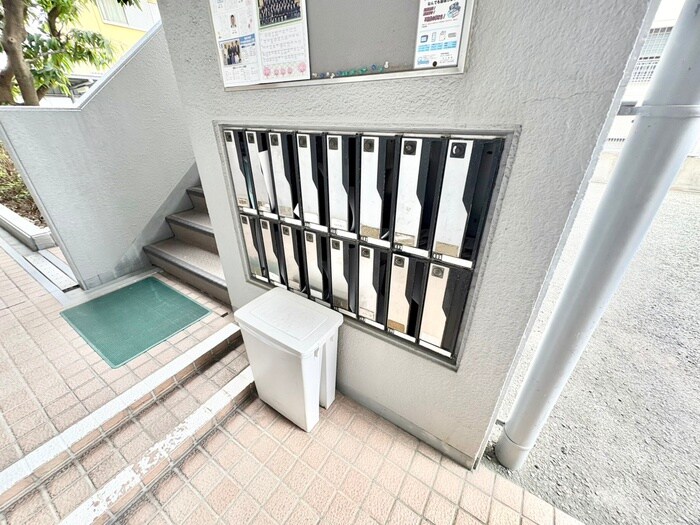 エトワ－ル小松の物件外観写真