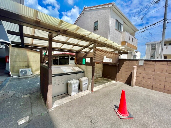 グレイス川西南館の物件外観写真