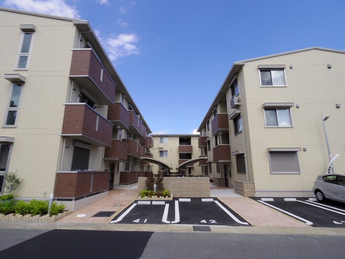 カーサルミノサ　トレの物件外観写真