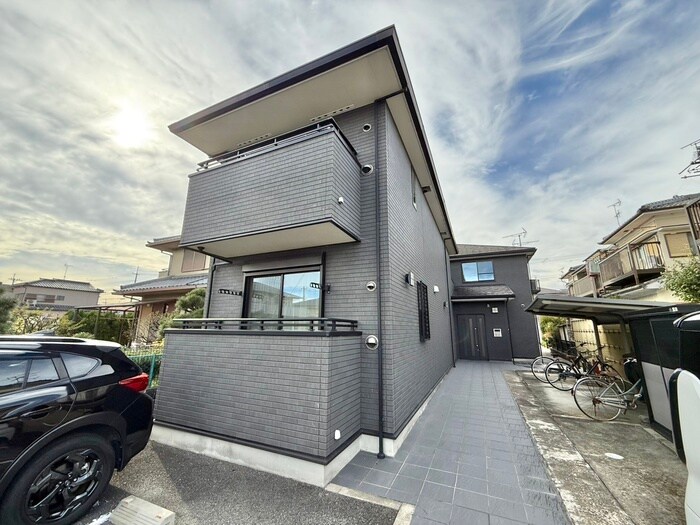 フランアンジュの物件外観写真