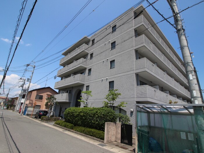 サザンフィ－ルドの物件外観写真