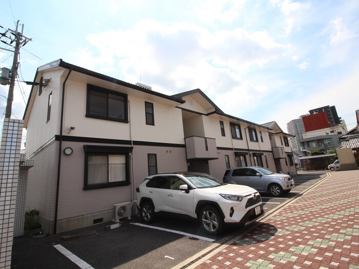 フレマリール若竹 北棟の物件外観写真