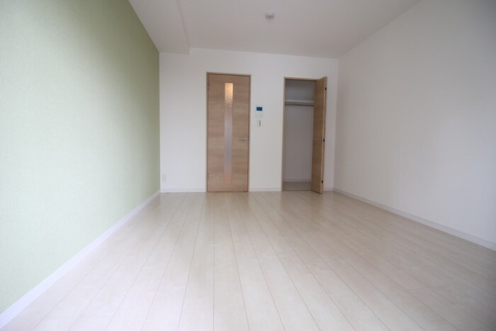 フィアスコート羽衣の物件内観写真