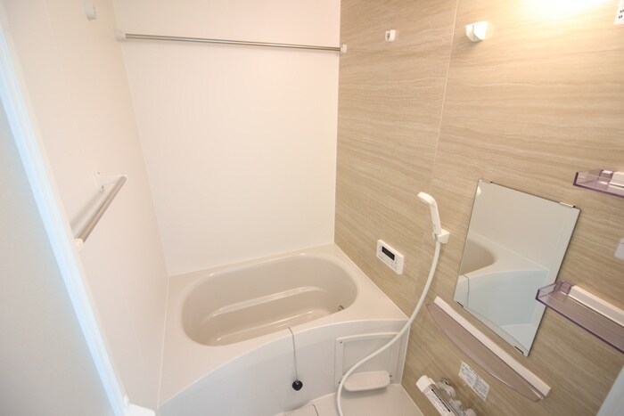 フィアスコート羽衣の物件内観写真