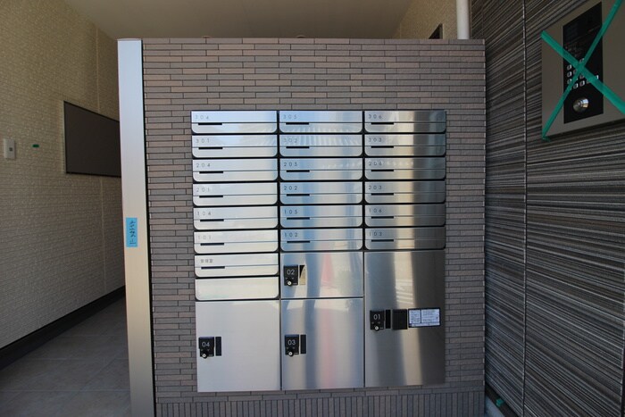 フィアスコート羽衣の物件外観写真