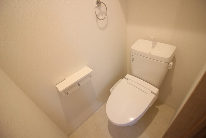 フィアスコート羽衣の物件内観写真