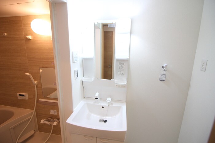 フィアスコート羽衣の物件内観写真