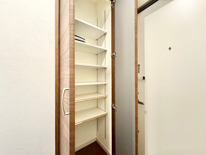 フィアスコート羽衣の物件内観写真