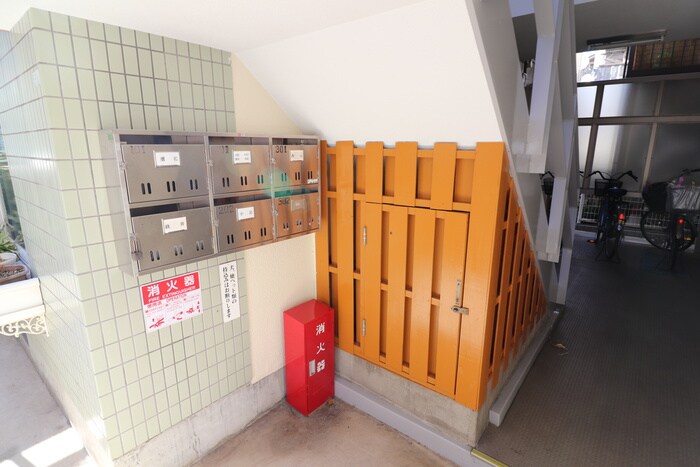 汐町ハイツの物件外観写真