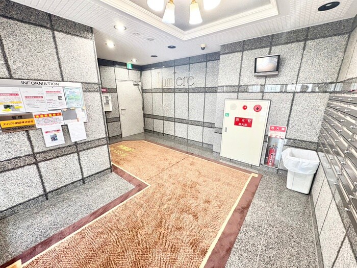 ルミエール八尾駅前の物件外観写真