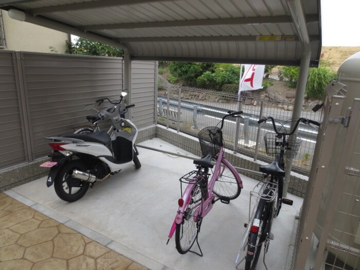 プレウスの物件外観写真